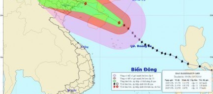 Tin bão khẩn cấp: Bão Rammasun đổ bộ gây mưa lớn cho Bắc Bộ và Bắc Trung Bộ