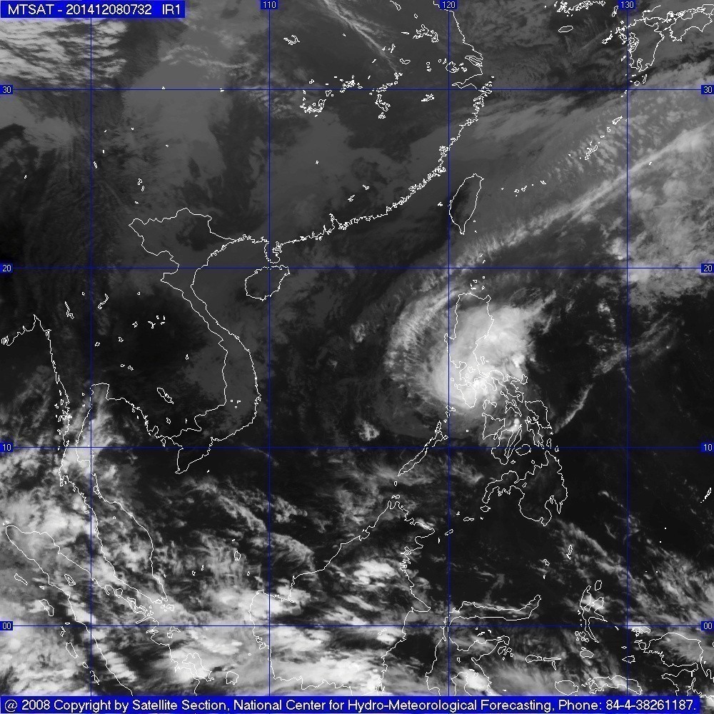 Bão Hagupit đổ bộ Biển Đông 