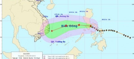 Bão Hagupit đổ bộ Biển Đông