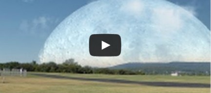 Điều gì sẽ xảy ra nếu Mặt Trăng tiến sát gần Trái Đất?